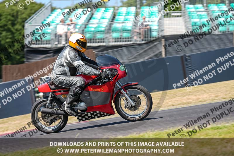 cadwell park;cadwell park photographs;cadwell trackday photographs;enduro digital images;event digital images;eventdigitalimages;peter wileman photography;racing digital images;trackday digital images;trackday photos